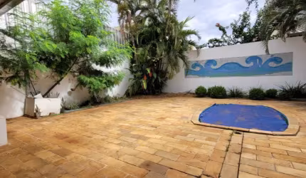 CASA MOBILIADA COM PISCINA/JACUZZI
