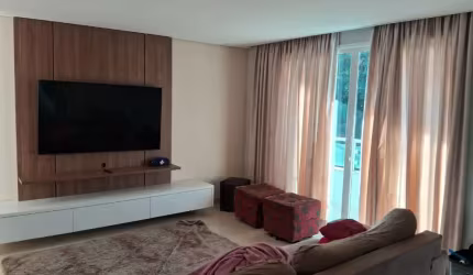 Sobrado Triplex para Venda no Condomínio Mosaico da Serra