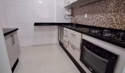 Lindo sobrado para locação com planejados,  99m², 2 suítes e 2 vagas na Vila Mogilar - Mogi das Cruzes