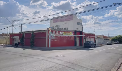 Prédio Comercial | Elevador | Fotovoltaica | 13 salas