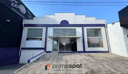 Excelente loja com 16 vagas de estacionamento na Av. Marechal Floriano Peixoto - 290 m²