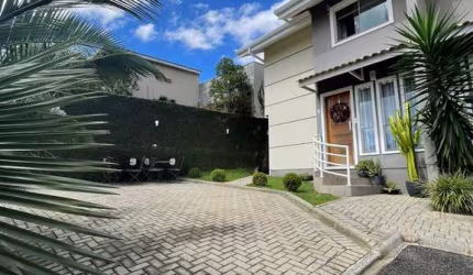 Sobrado com 3 quartos  à venda, 83.41 m2 por R$650000.00  - Butiatumirim - Colombo/PR