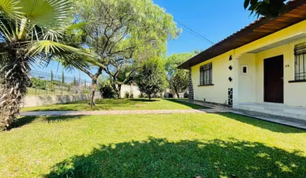 Casa Residencial com 3 quartos  à venda, 210.00 m2 por R$1300000.00  - Butiatumirim - Colombo/PR