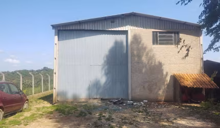 Barracão/Galpão para alugar, 200.00 m2 por R$2000.00  - Centro - Colombo/PR