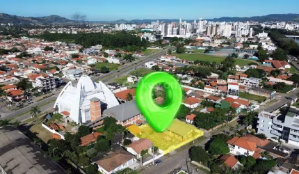 Oportunidade Única: Terreno com Galpão em Localização Estratégica