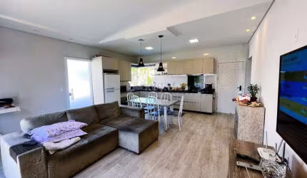 Casa à venda, 3 quartos, 1 suíte, 4 vagas, Vila Moema - Tubarão/SC