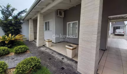 Casa à venda, 4 quartos, 1 suíte, 2 vagas, Vila Moema - Tubarão/SC