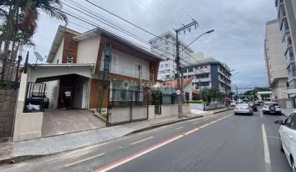 Casa para aluguel, 4 quartos, Centro - Tubarão/SC