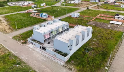 Oportunidade de Casa Geminada em Pescaria Brava!