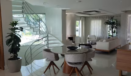 Casa Residencial com 505m² e 4 suítes no bairro Itaguaçu