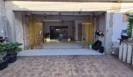 Casa à venda por R$ 750.000,00 - Bairro De Fatima - Fortaleza/CE