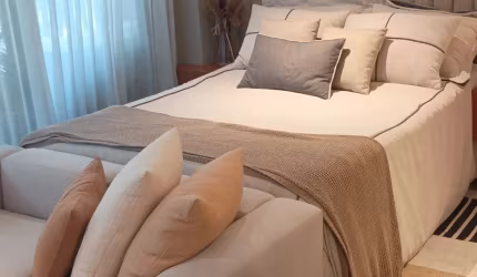 Luxuoso Loft super bem decorado para pessoas de bom, frente Sol manhã, primeira localização prontinho entrar e morar, com infraestrutura total de lazer temos salão gourmet, Academia, piscina espaço de