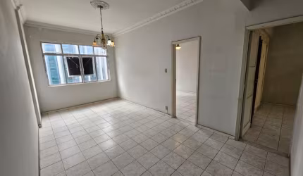 Excepcional 2.quartos cozinha Ampla piso frio, frente com70m²na melhor localização da Avenida Henrique Valadares,frente prédio da Petrobrás pagamento só a vista Temos outros Imóveis , avulso ou lançam