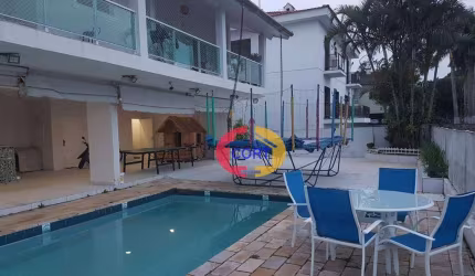 Venda de casa com 4 suítes no condomínio Arujazinho IV!!!
