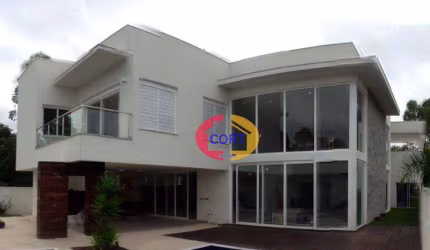 Casa com arquitetura contemporânea à venda no condomínio Arujá Hill's!!!