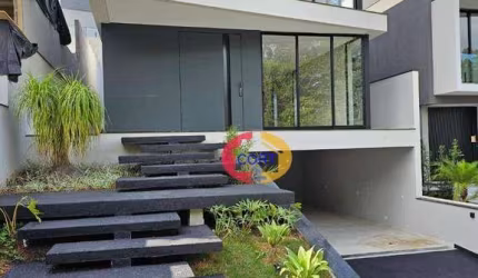 Casa moderna para venda bem localizada em condomínio de Arujá!!!