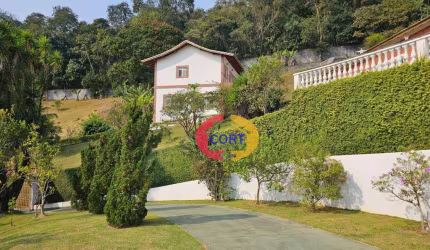 Chácara à venda em Santa Isabel em condomínio fechado!!!