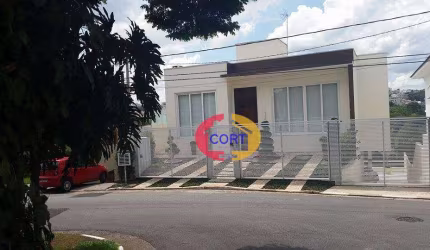 Linda Casa à Venda no Condomínio Arujazinho IV!!!