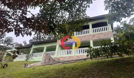 Casa com linda vista e ótima localização em condomínio Arujá Hills I e II !!!