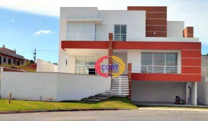 Linda casa à venda em condomínio de alto padrão de Arujá!!!