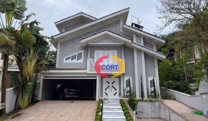 Belíssima Casa à venda no Cond. Arujá 5!!!