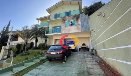 Casa para venda com piscina no condomínio Country Club em Arujá!!!