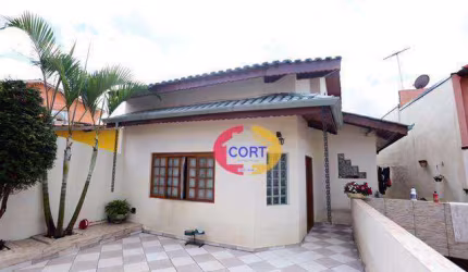 Casa com 4 dormitórios à venda no bairro Jordanópolis em Arujá!!!