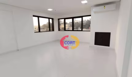 Sala comercial de 40m² para venda e locação no centro de Arujá!!!