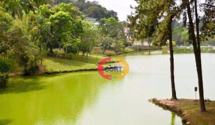 Lote com vista para o lago em condomínio á venda em Arujá!!!