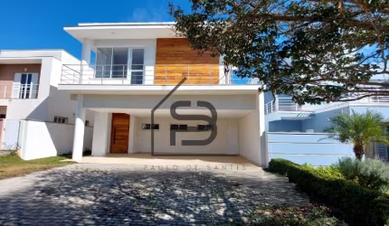 Sobrado à Venda Condomínio Portal de Bragança, 4 suítes sendo uma suíte com closet, piscina com deck em madeira 4 vagas de garagem, Bragança Paulista.