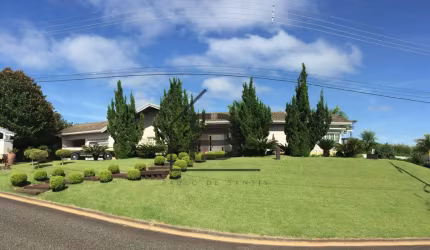 Casa térrea mobiliada à venda Condomínio Jardim das Palmeiras, 1 suíte mais 2 quartos com banheiro, escritório home office, piscina aquecida com spa, garagem coberta com estação de carga para veículos