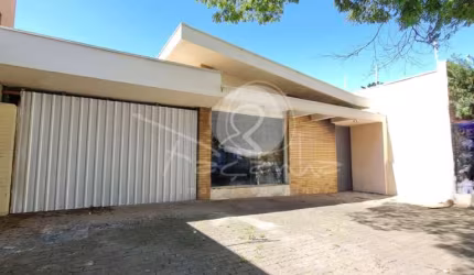 Casa comercial à venda R$ 5.100.000,00 no Cambuí, Campinas - SP. Façanha Imóveis Campinas. 699m² de terreno, 240m² construídos, salão ,porão, 4 vagas.