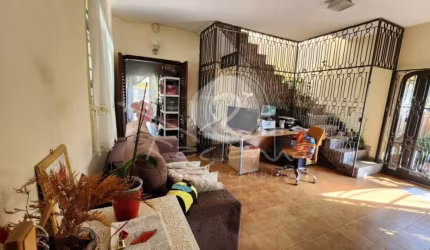 CASA AMPLA NO JARDIM LEONOR - Residencial ou Comercial