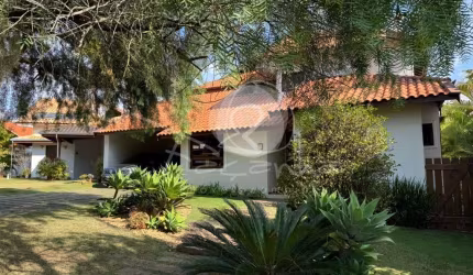 Casa à venda no Condomínio Vila Santana, em Sousas - 4 quartos
