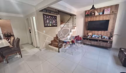 Casa em condomínio fechado para venda no Santa Cândida em Campinas - Mobiliada