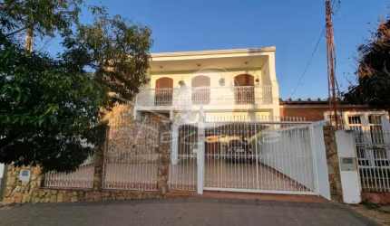 Casa  Nova Europa em Campinas, por R$ 895.000,00 - Façanha Imóveis