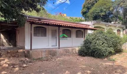 Casa à venda na Cabanas, Mariana  por R$ 290.000