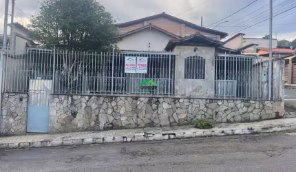 Casa com 4 quartos à venda na Vila Maquiné, Mariana  por R$ 900.000