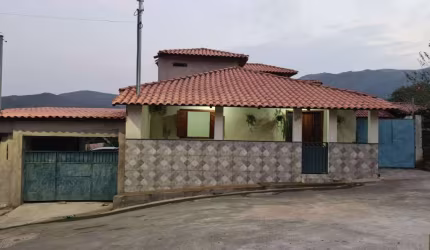 Casa com 2 quartos à venda em Passagem de Mariana, Mariana  por R$ 1.000.000