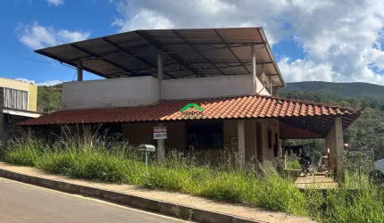 Casa à venda no Centro, Mariana  por R$ 550.000
