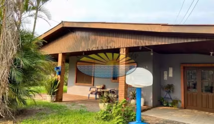 CASA À VENDA EM TRAMANDAÍ