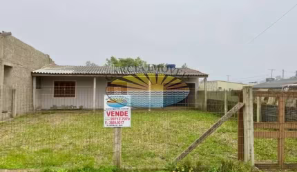 CASA À VENDA EM TRAMANDAÍ