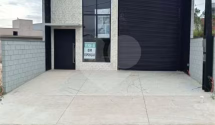 Galpão à venda ou para locação em Residencial Vila Dos Eucaliptos - SP
