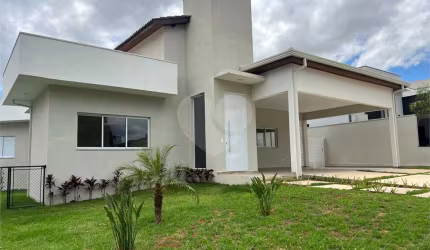 Condomínio com 3 quartos à venda em Itapecerica - SP
