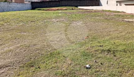 Condomínio à venda em Jardim Celani - SP