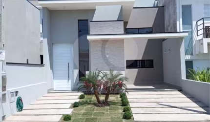Condomínio com 3 quartos à venda em Jardim Guarujá - SP