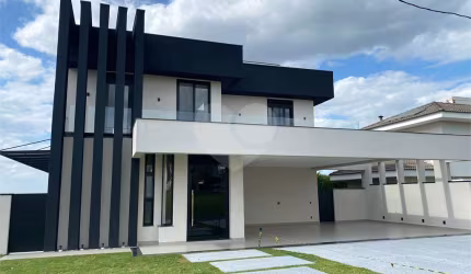 Condomínio com 4 quartos à venda em Jardim Emicol - SP