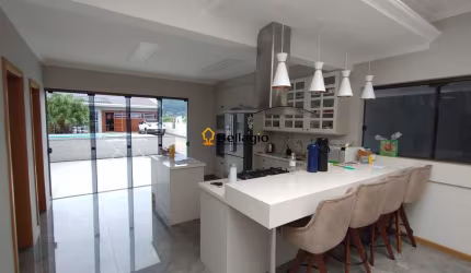 Casa Alto Padrão - 4 suítes - Lareira - Piscina aquecida - bairro Presidente Joã