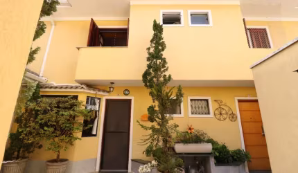 Casa em condomínio para venda com 3 quartos, sendo 1 suíte, 131m²