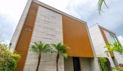 Casa em condomínio para venda com 3 quartos, sendo 3 suítes, 739.56m²